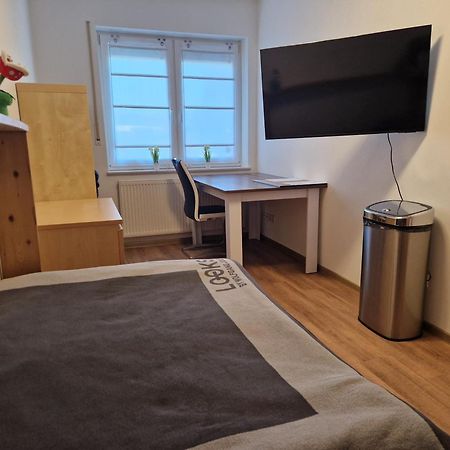 Einzelzimmer In Ruhiger Lage --- Check-In Mit Schluesselkasten Мепен Екстериор снимка