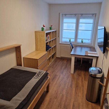 Einzelzimmer In Ruhiger Lage --- Check-In Mit Schluesselkasten Мепен Екстериор снимка